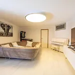 A Luna Ruscana Villa